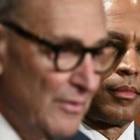 Gold hits record, stocks mixed as US shutdown looms | National