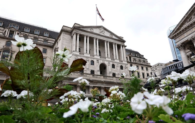 Bank of England to scale back QT, keep rates steady