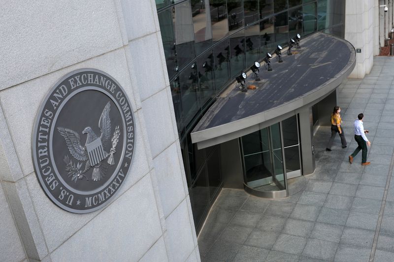 US SEC again extends deadline for private funds to supply enhanced data on risk
