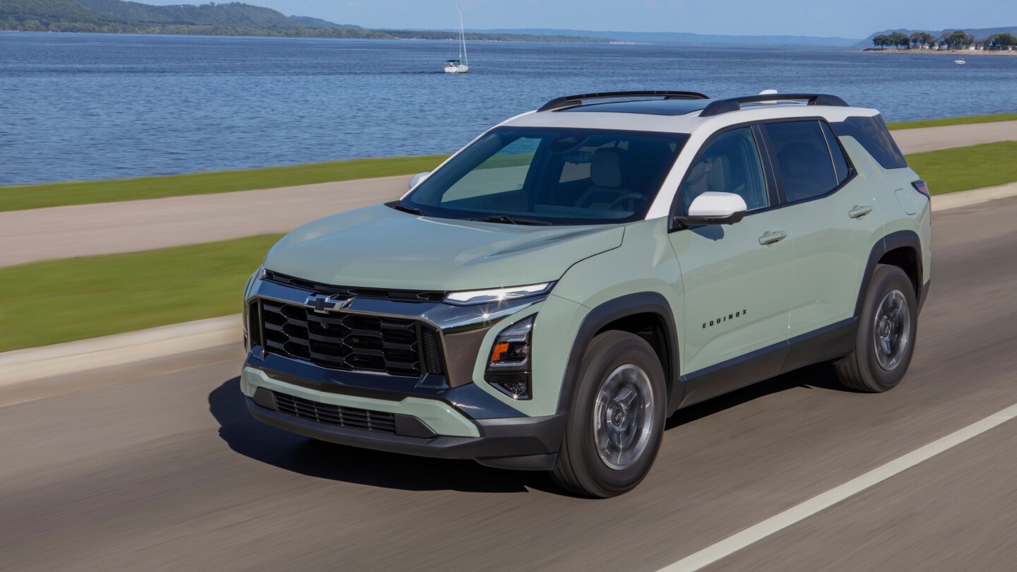 Edmunds small SUV comparison: 2026 Chevrolet Equinox vs. 2026 Hyundai Tucson