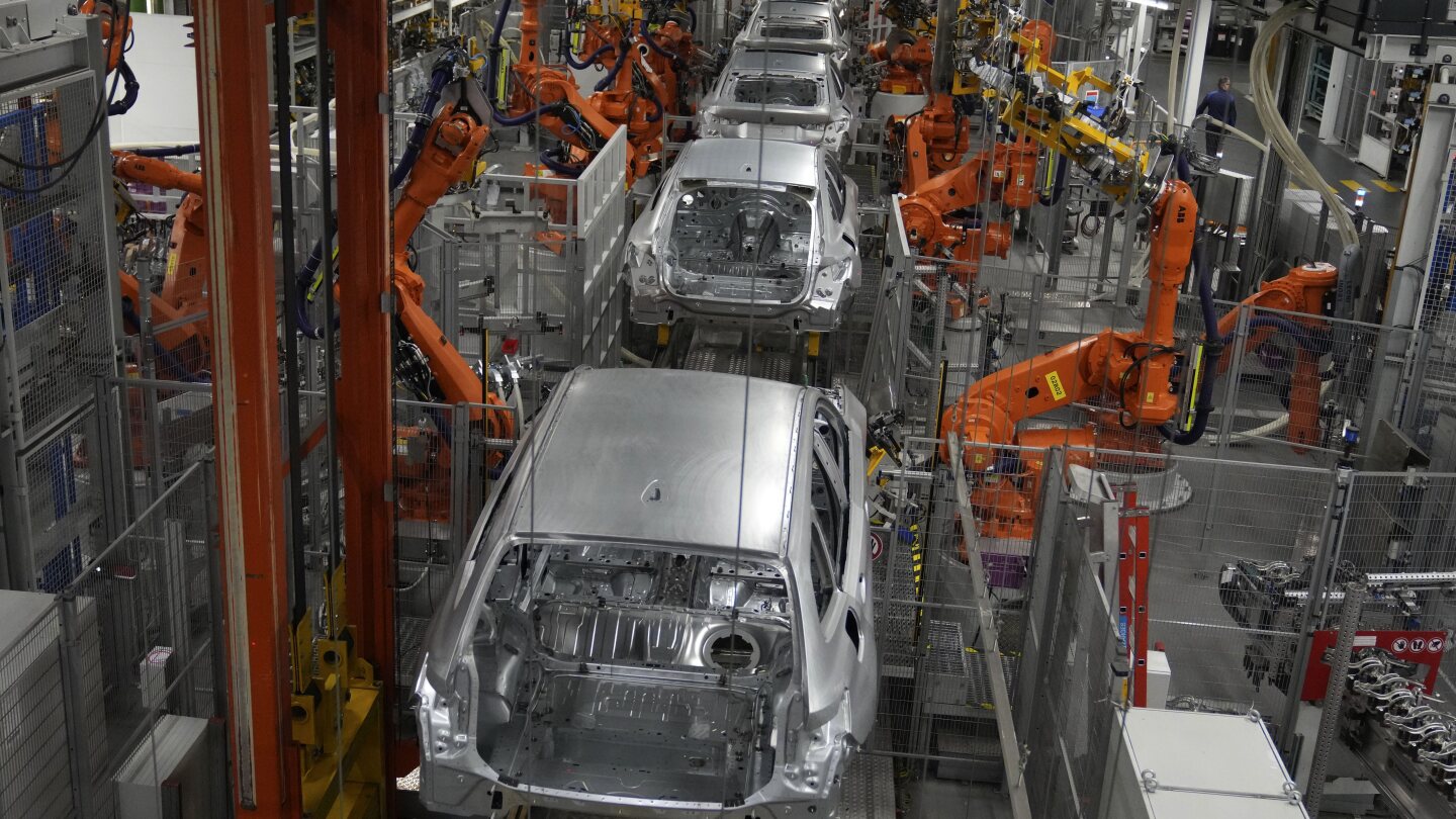 German economy shrank by 0.3% in second quarter in worse showing than initially thought