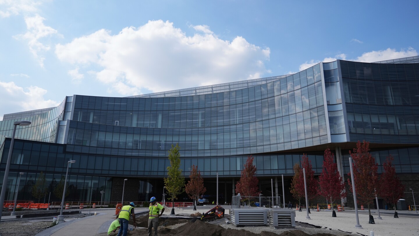 Ford moving its world headquarters 3 miles away