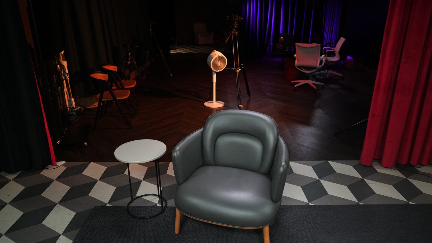 Turkish journalist Fatih Altayli defies imprisonment with YouTube reporting