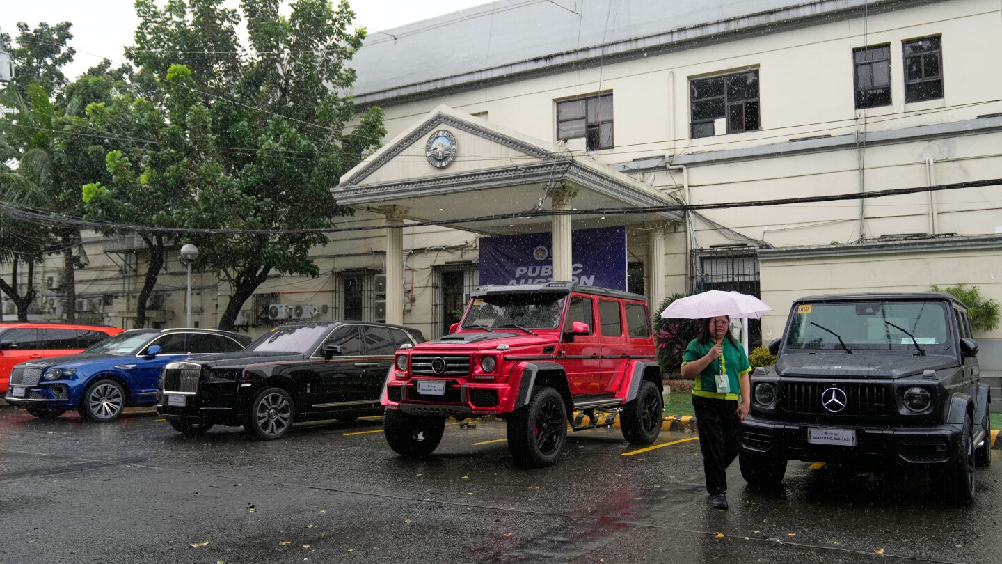 Philippine police to arrest 18 suspects in major corruption scandal