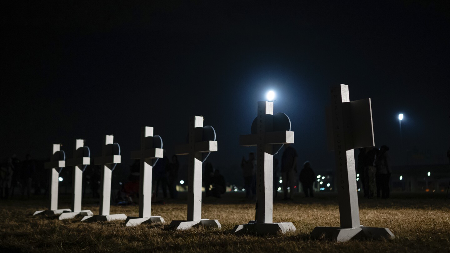 <br />
<b>Warning</b>:  Undefined variable $myimgalt in <b>/www/wwwroot/akbannernews.com/wp-content/themes/ennews001/single.php</b> on line <b>213</b><br />
