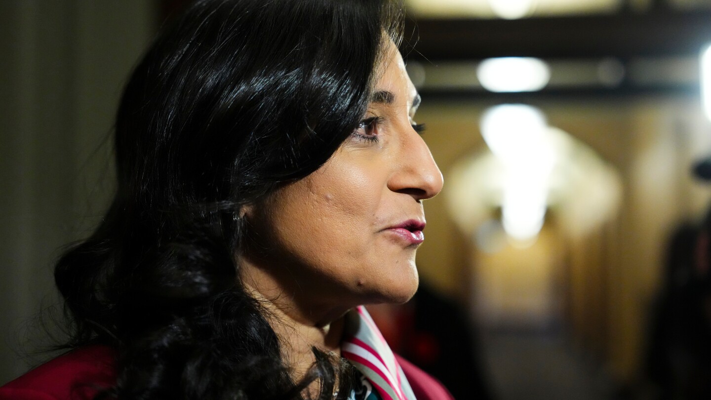 <br />
<b>Warning</b>:  Undefined variable $myimgalt in <b>/www/wwwroot/akbannernews.com/wp-content/themes/ennews001/single.php</b> on line <b>213</b><br />
