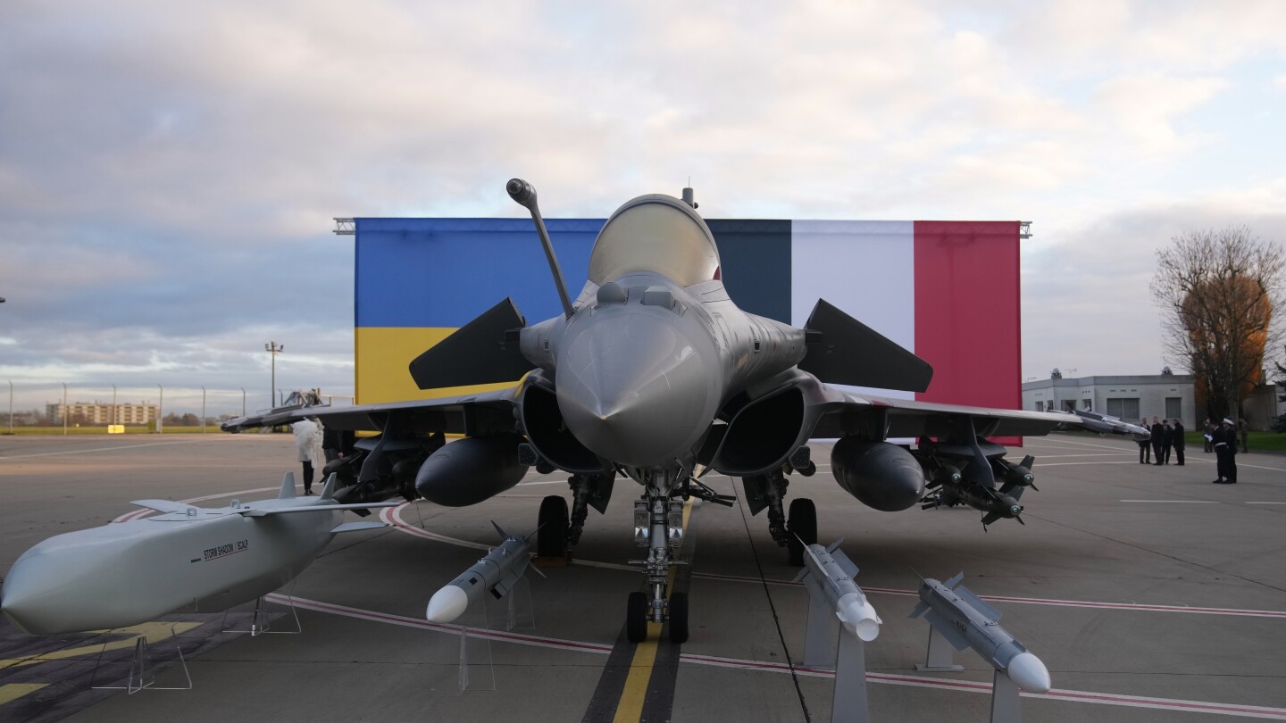 Ukraine plans to buy 100 Rafale warplanes from France