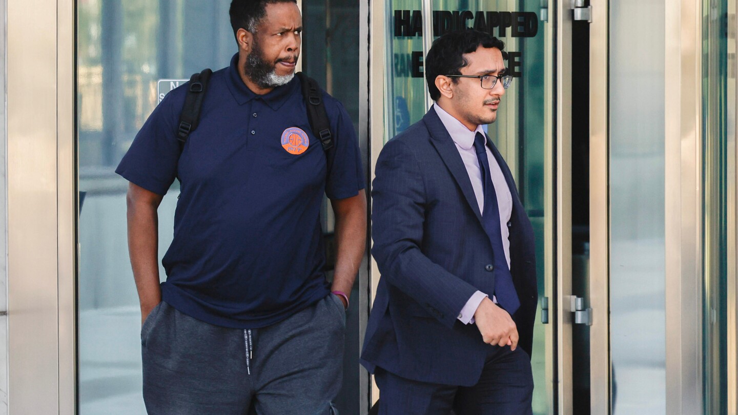 <br />
<b>Warning</b>:  Undefined variable $myimgalt in <b>/www/wwwroot/akbannernews.com/wp-content/themes/ennews001/single.php</b> on line <b>213</b><br />
