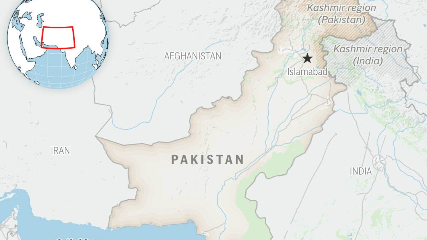 Explosion at fireworks factory in Pakistan kills 4, injures 11