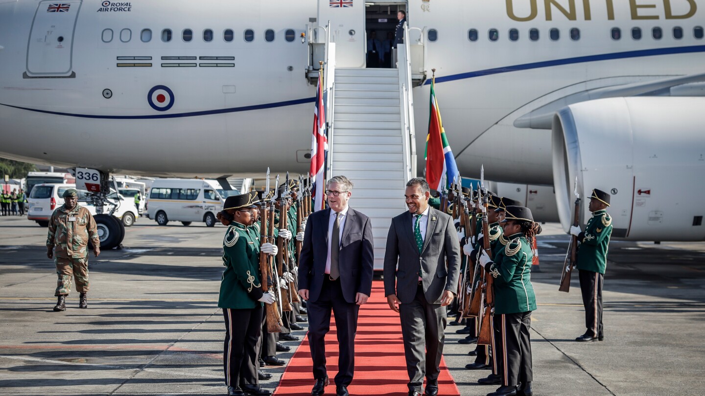 Leaders arrive for a first African G20 summit undermined by a rift between the host and the US