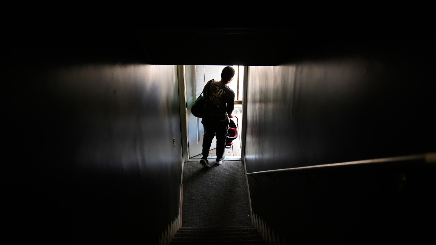 PHOTO ESSAY: Single mom finds a new apartment after an eviction