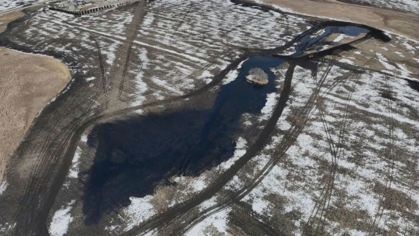 Crack led to Keystone Pipeline spill in North Dakota in April