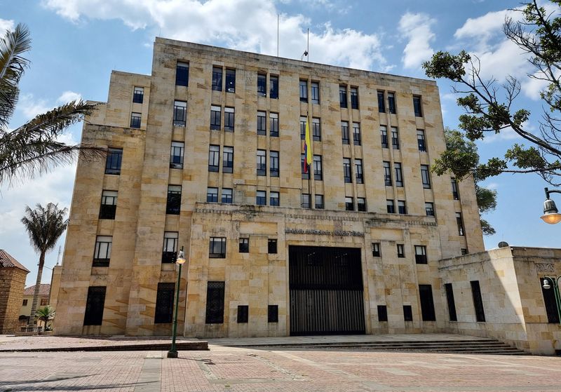 Comisión del Senado de Colombia rechaza proyecto de reforma fiscal por 4.255,8 millones de dólares