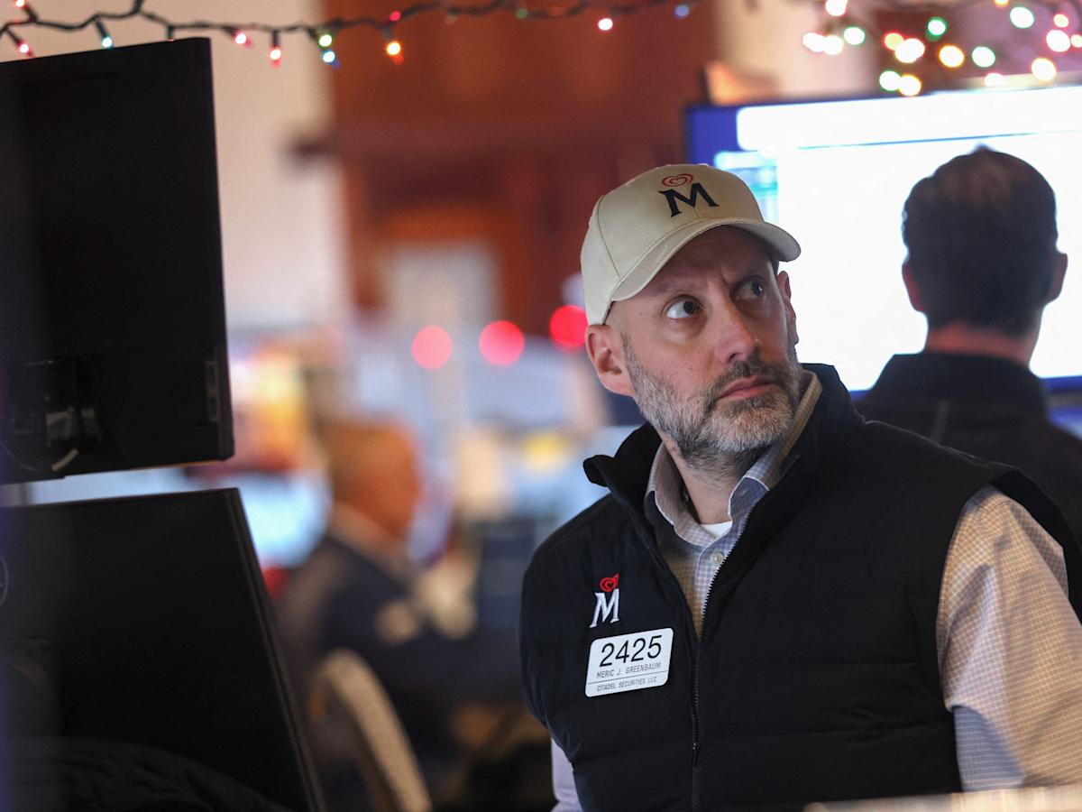 Bank of America flags its top 6 investing ideas as it sees the 60/40 portfolio heading for a dismal decade