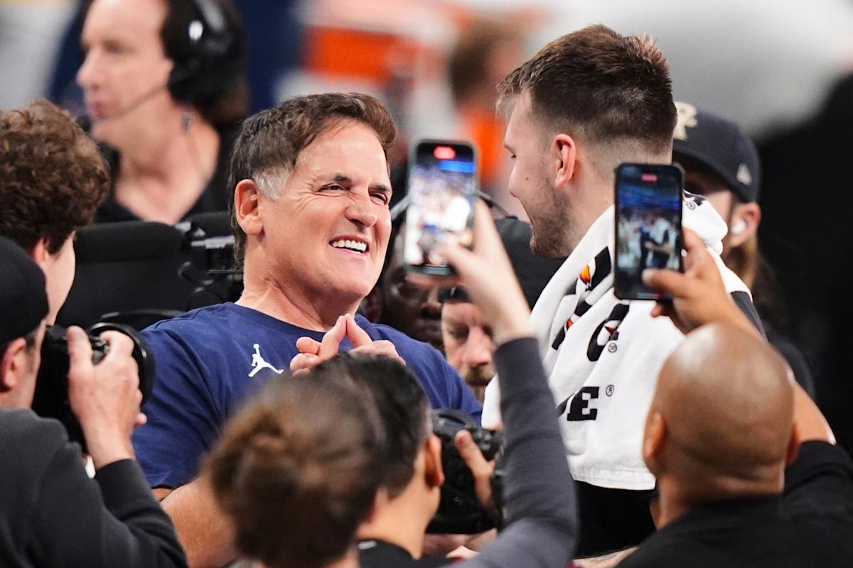 Mark Cuban’s financial support has helped transform Indiana’s football program