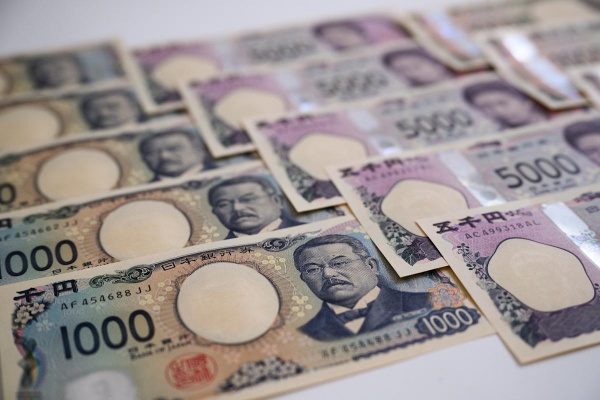 Speculation Mounts Japan to Buy Yen, Perhaps With US Help