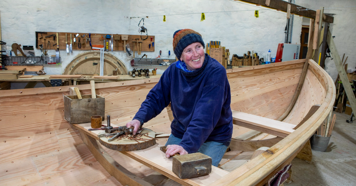 Woman quits teaching job to build boats full-time | National