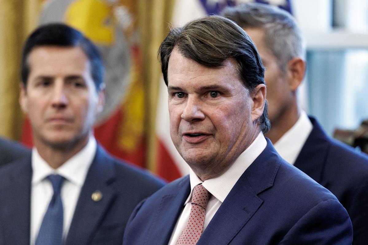 Ford CEO, Trump Officials Discussed China-US Carmaking JVs