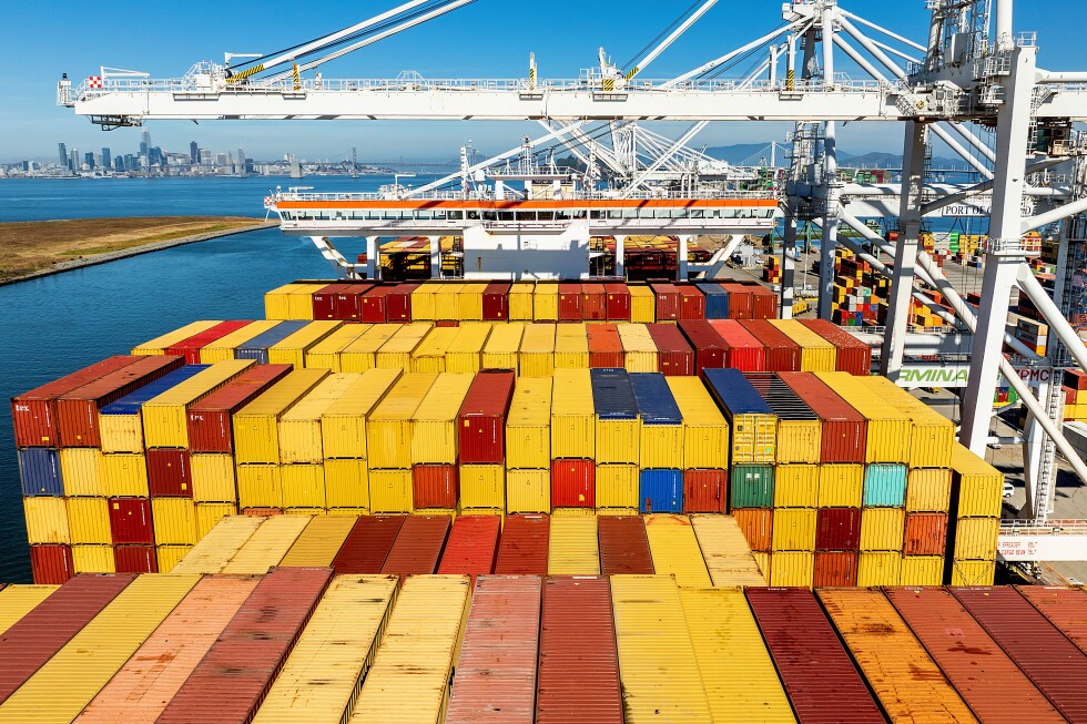 Record gap in goods trade as Trump imposes import taxes in 2025